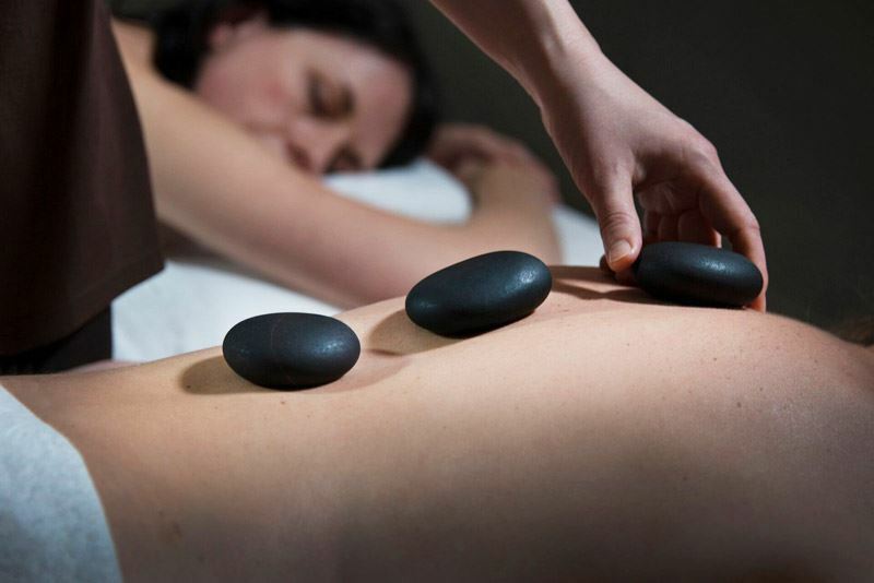 Общий расслабляющий (релакс) массаж маслом всего тела + СТОУН (массаж камнями)