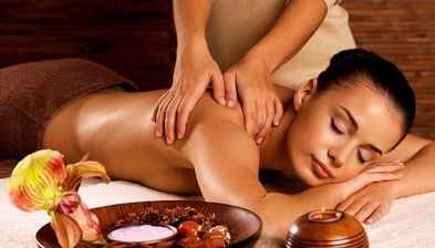 Общий расслабляющий (релакс) массаж маслом всего тела 